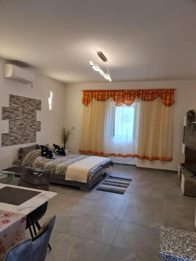 Studio Apartman D&D Brsec Apartment